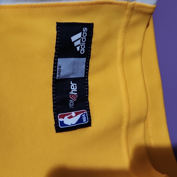 New Women's Cavs NBA Adidas Jersey Kyrie Irving - Picture 3 of 6